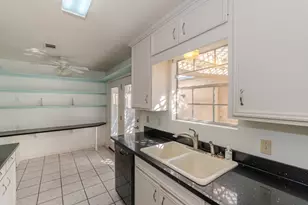 5975 Meadow Way, Beaumont, TX 77707 - Photo 7