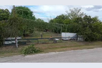 303 Sachnik Drive, Pasadena, TX 77502 - Photo 5