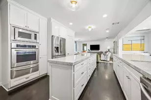 6123 Riverview Way, Houston, TX 77057 - Photo 11