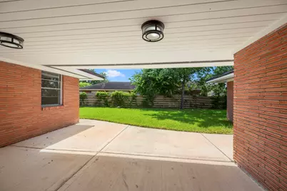 8202 Glencrest Street, Houston, TX 77061 - Photo 11