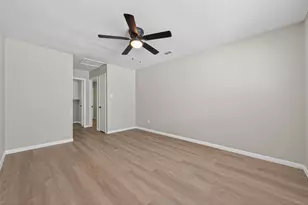 427 Hollyvale Dr, Houston, TX 77060 - Photo 15