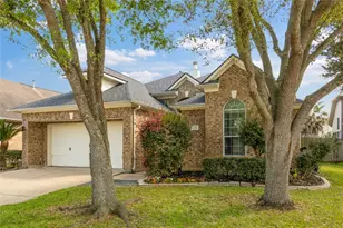 2105 Forest Glen Ln, Kemah, TX 77565 - Photo 5