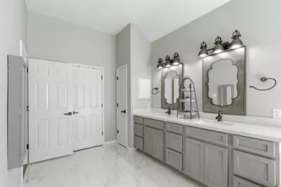 2105 Forest Glen Lane, Kemah, TX 77565 - Photo 29