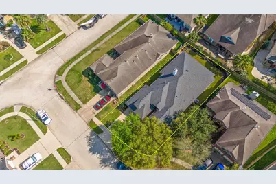 2105 Forest Glen Lane, Kemah, TX 77565 - Photo 9