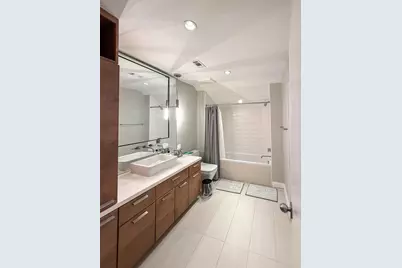 210 Pine Hollow Lane, Houston, TX 77056 - Photo 21