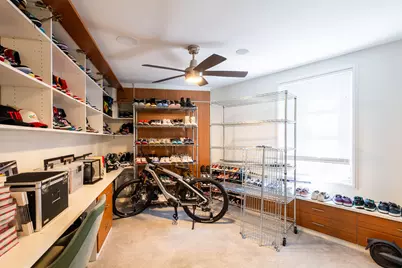 210 Pine Hollow Lane, Houston, TX 77056 - Photo 9