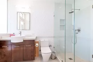 210 Pine Hollow Ln, Houston, TX 77056 - Photo 11