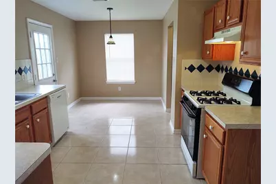 10802 Meadow Walk Lane, Houston, TX 77067 - Photo 7