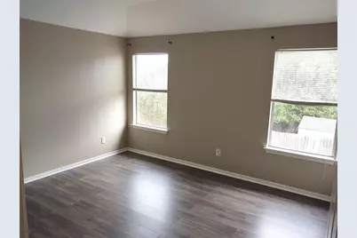 10802 Meadow Walk Lane, Houston, TX 77067 - Photo 15