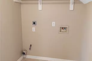 10802 Meadow Walk Ln, Houston, TX 77067 - Photo 11