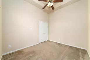 13930 Long Meadow Dr, Houston, TX 77047 - Photo 9