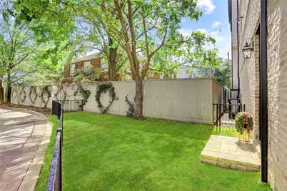 620 Delano Street, Houston, TX 77003 - Photo 25