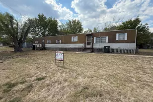 506 S Colorado St, Flatonia, TX 78941 - Photo 1