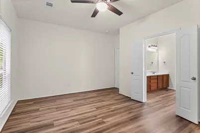 1069 Shadow Glenn Drive, Conroe, TX 77301 - Photo 9