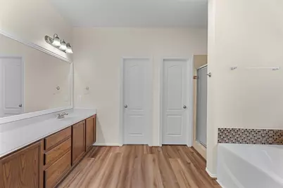 1069 Shadow Glenn Drive, Conroe, TX 77301 - Photo 11
