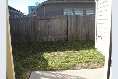 6031 Lynwood Banks Lane, Houston, TX 77092 - Photo 21