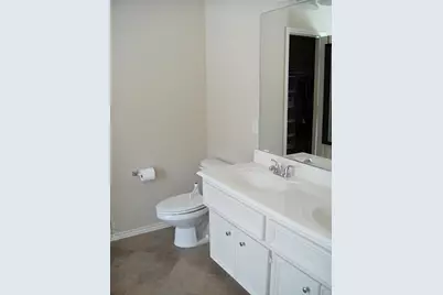 6031 Lynwood Banks Lane, Houston, TX 77092 - Photo 11