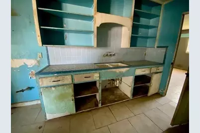 2411 67th Street, Galveston, TX 77551 - Photo 5