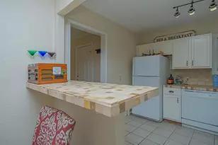 126 Bonita Ave, Galveston, TX 77550 - Photo 11