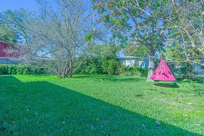 126 Bonita Avenue, Galveston, TX 77550 - Photo 27