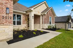 2012 Lola Ln, Bryan, TX 77807 - Photo 3