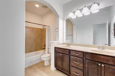 38 S Pinto Point Circle, The Woodlands, TX 77389 - Photo 11