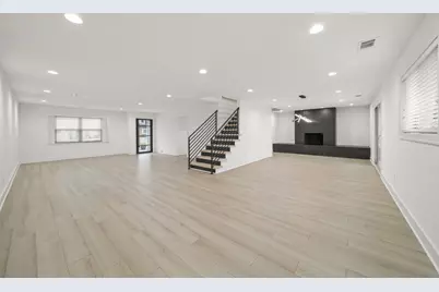 6010 Rutherglenn Drive, Houston, TX 77096 - Photo 11