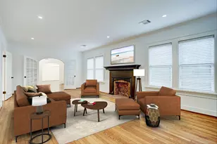 1903 W Walker St, Houston, TX 77019 - Photo 9