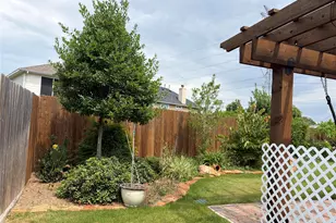 11042 WARATH Oak Ct, Houston, TX 77065 - Photo 13