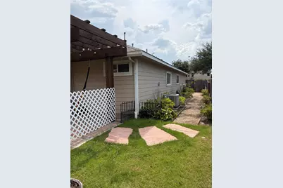 11042 Warath Oak Court, Houston, TX 77065 - Photo 13