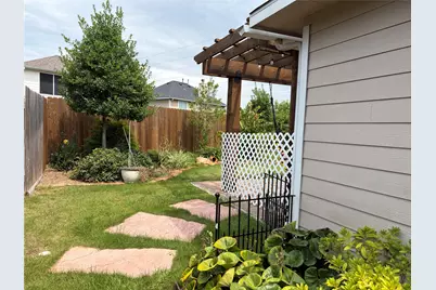11042 Warath Oak Court, Houston, TX 77065 - Photo 9