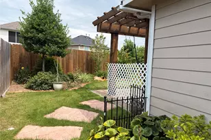 11042 WARATH Oak Ct, Houston, TX 77065 - Photo 9