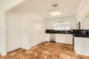 200 Wentworth Dr, West Columbia, TX 77486 - Photo 19