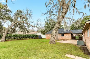 200 Wentworth Dr, West Columbia, TX 77486 - Photo 7