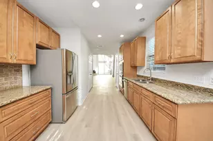 10743 Boardwalk St, Houston, TX 77042 - Photo 11