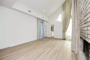 10743 Boardwalk St, Houston, TX 77042 - Photo 19