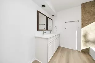 10743 Boardwalk St, Houston, TX 77042 - Photo 23