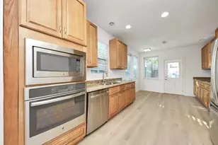 10743 Boardwalk St, Houston, TX 77042 - Photo 15