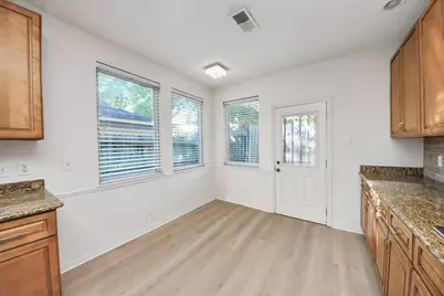 10743 Boardwalk Street, Houston, TX 77042 - Photo 17