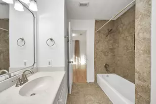 10743 Boardwalk St, Houston, TX 77042 - Photo 33