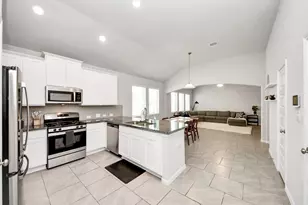 2819 Painted Sunrise Trail, Houston, TX 77045 - Photo 7