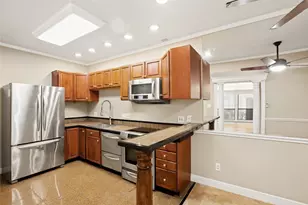2100 Tanglewilde St, Houston, TX 77063 - Photo 7