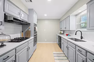 9614 Hammerly Blvd, Houston, TX 77080 - Photo 11