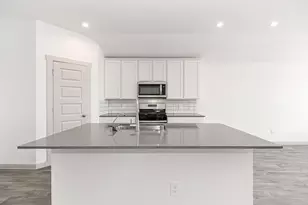 14826 Cold Water Dr, Baytown, TX 77523 - Photo 9