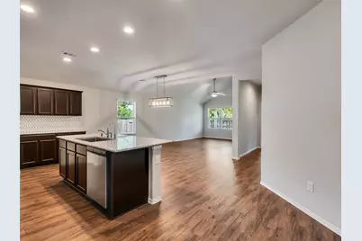 14106 Locke Point Court, Conroe, TX 77384 - Photo 7
