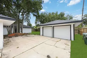 5446 Loch Lomond Dr, Houston, TX 77096 - Photo 25