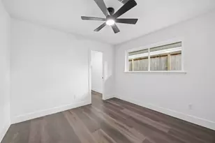 5446 Loch Lomond Dr, Houston, TX 77096 - Photo 21