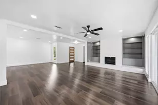 5446 Loch Lomond Dr, Houston, TX 77096 - Photo 11