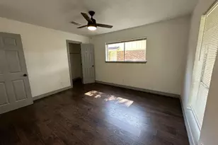 5850 Paisley St, Houston, TX 77096 - Photo 9