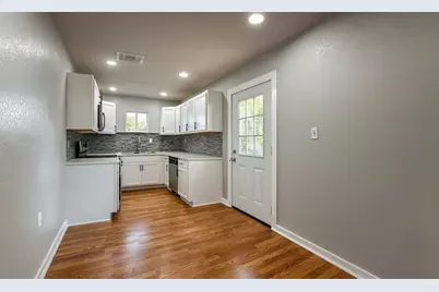 1009 W Snyder Street, Alvin, TX 77511 - Photo 7